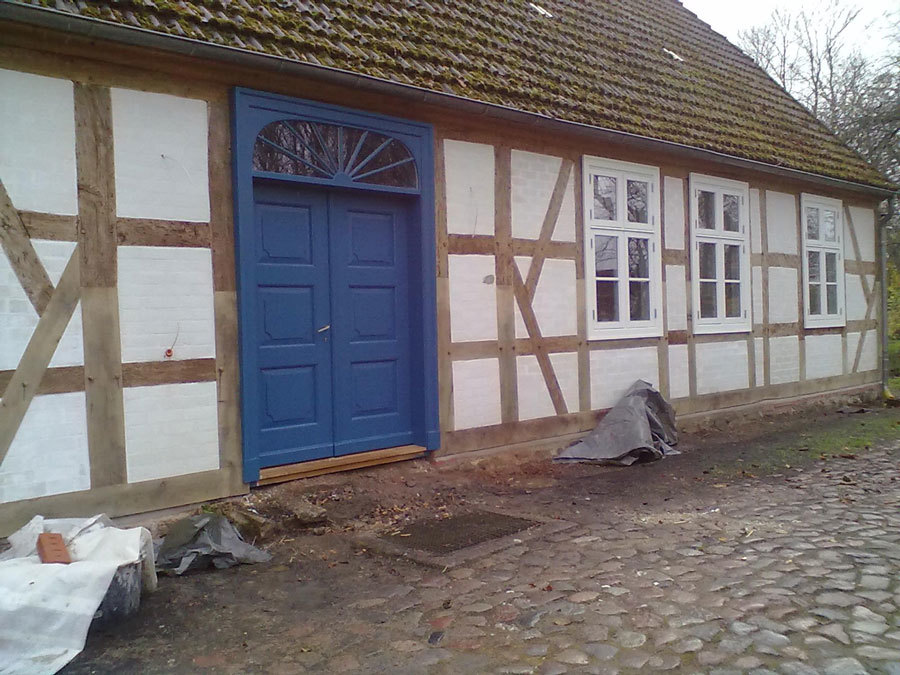 Tischlerei R. Wandt, Volker Wandt & Dagmar Hüttner GbR - Fachwrekhaus, blaue Tür